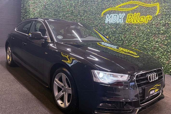 Sort Audi A5 fra 2016 set udefra