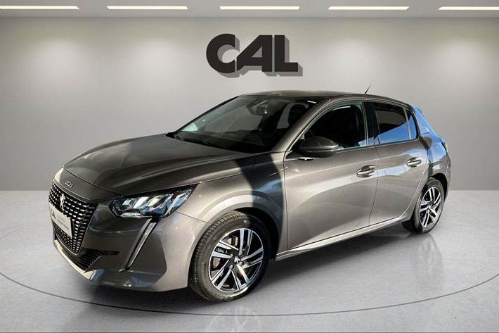 Grå Peugeot 208 fra 2020 set udefra