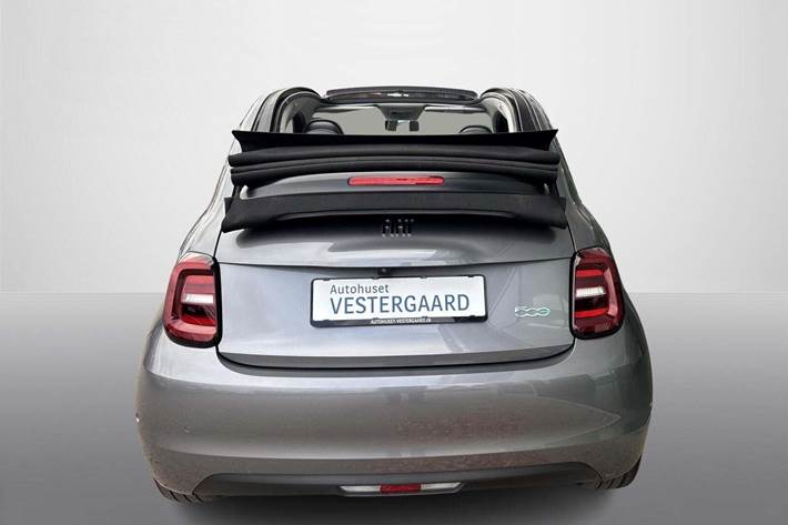 Grå Fiat 500e fra 2021