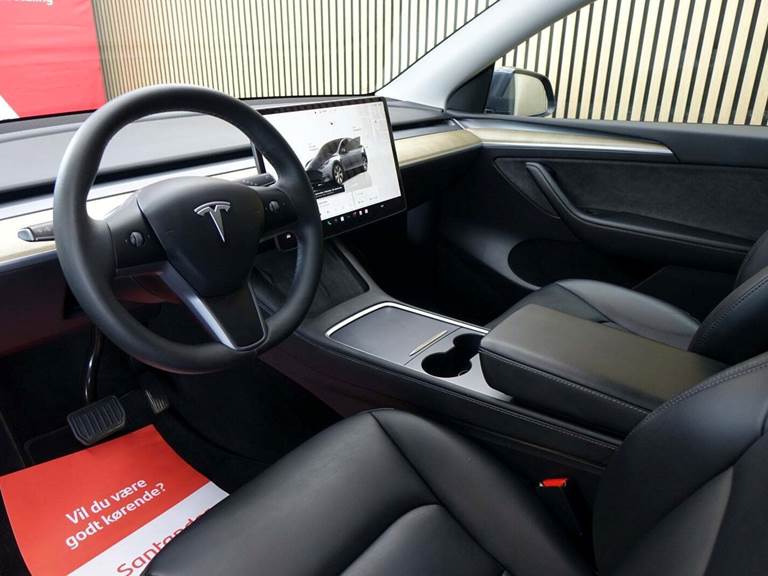 Tesla Model Y RWD