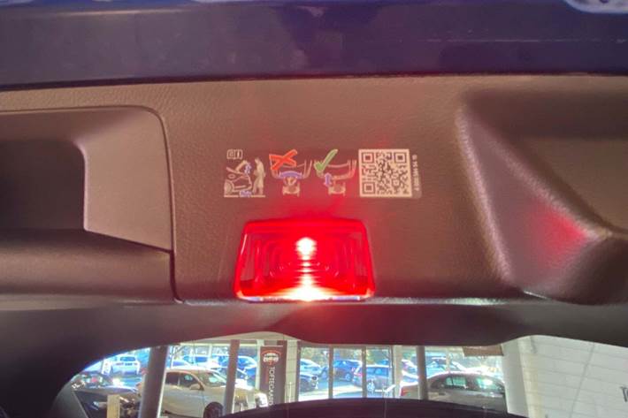 Blå Mercedes EQA250+ fra 2025