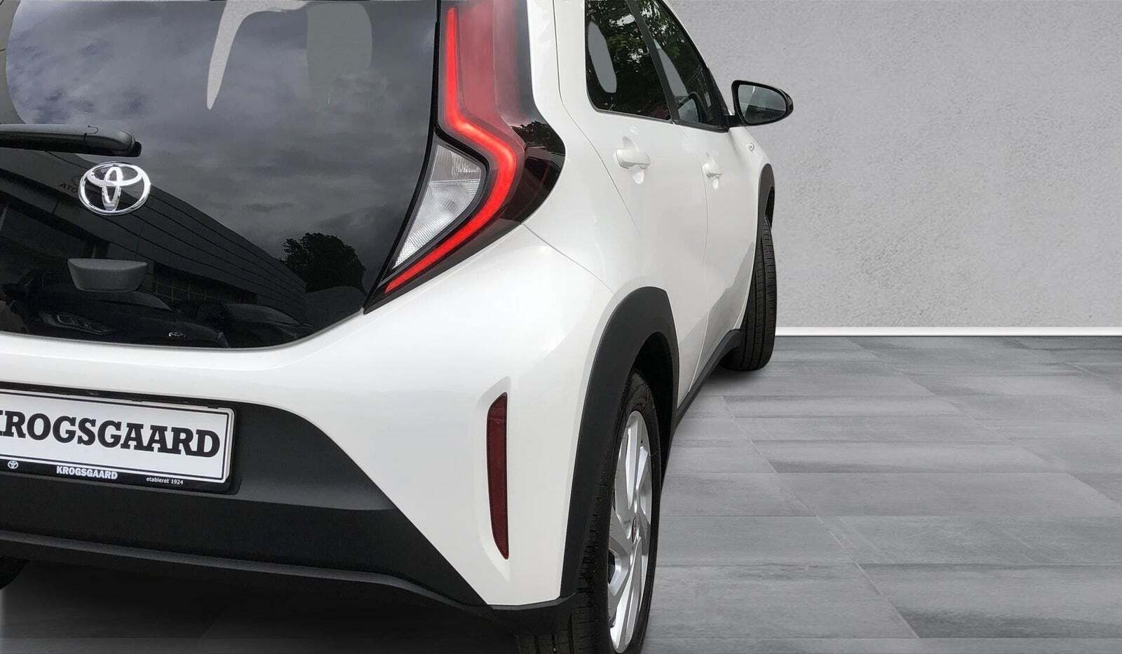 Hvid Toyota Aygo X fra 2024