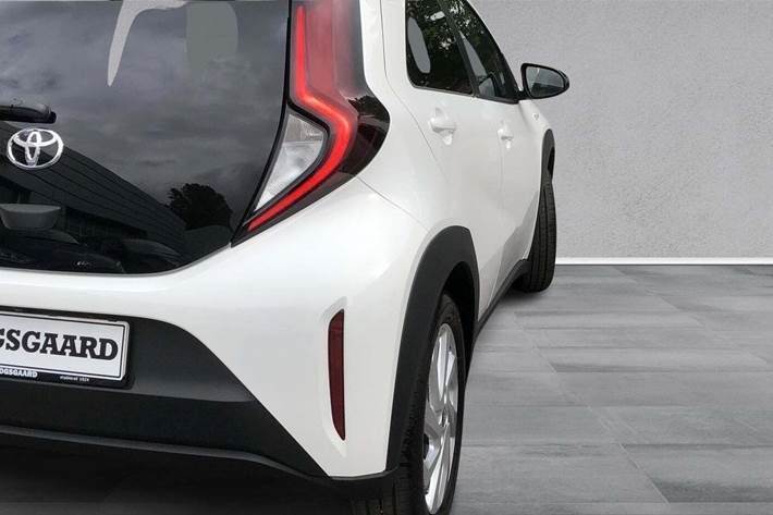 Hvid Toyota Aygo X fra 2024