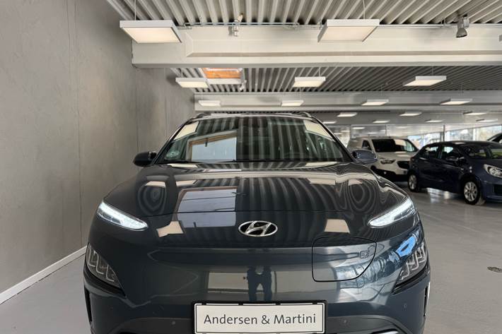 Blå Hyundai Kona fra 2021