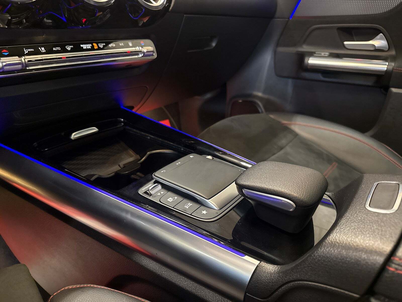 Blå Mercedes EQA250 fra 2022