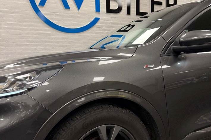 Grå Ford Kuga fra 2022