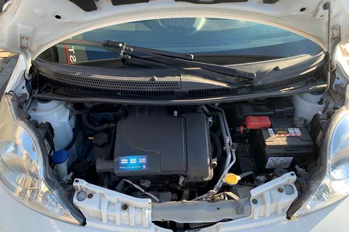 Grøn Peugeot 107 fra 2010