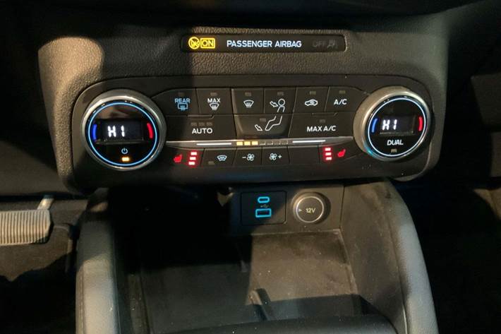 Sort Ford Kuga fra 2020