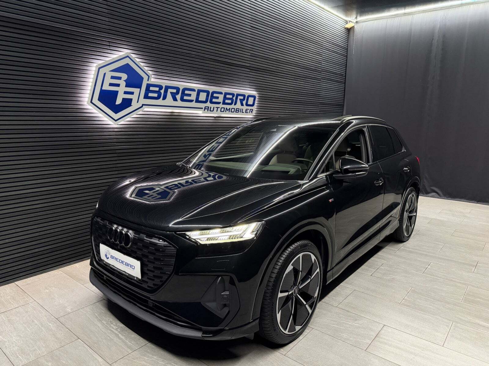 Audi Q4 e-tron 55 S-line quattro