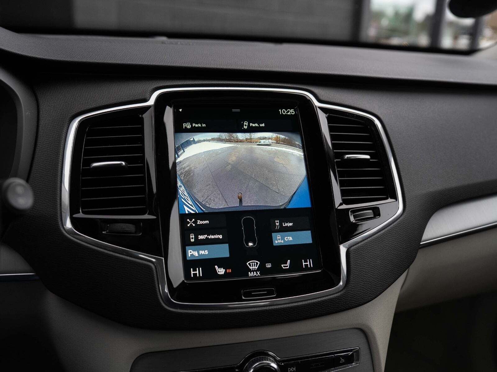 Blå Volvo XC90 fra 2019