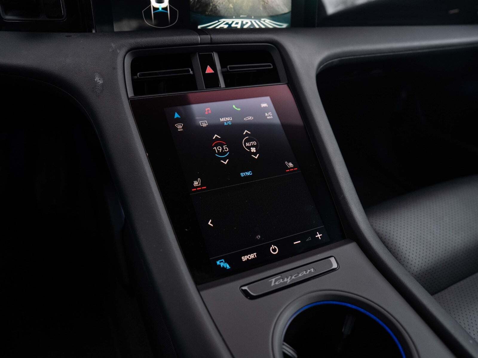 Sort Porsche Taycan fra 2021