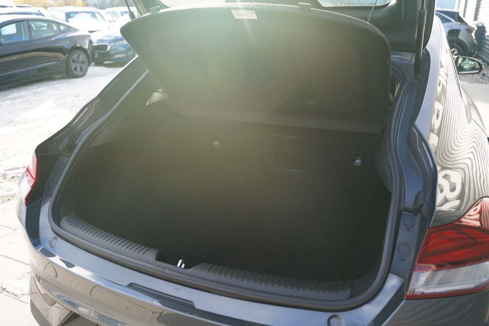 Grå Hyundai i30 fra 2018