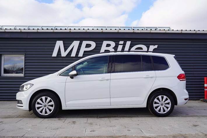 Grøn VW Touran fra 2024