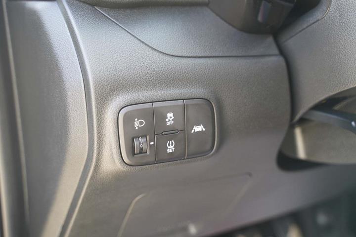 Grå Hyundai i10 fra 2023