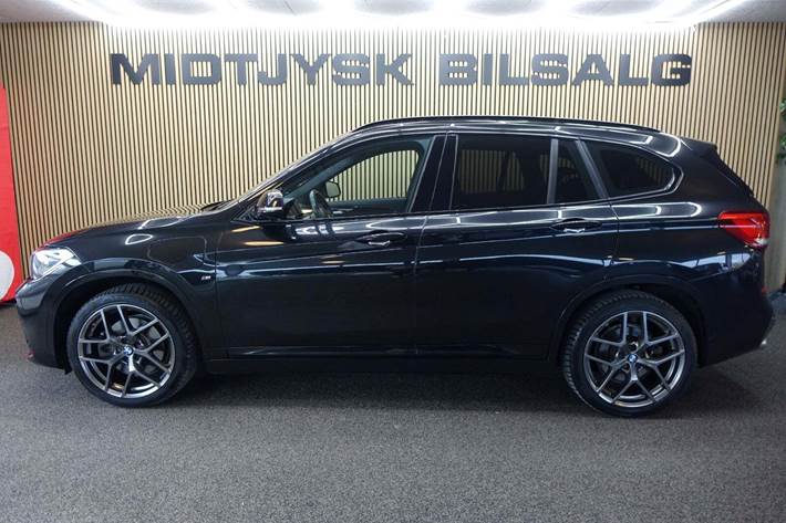 Sort BMW X1 fra 2021