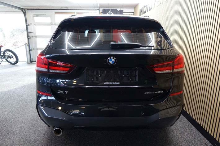 Sort BMW X1 fra 2021