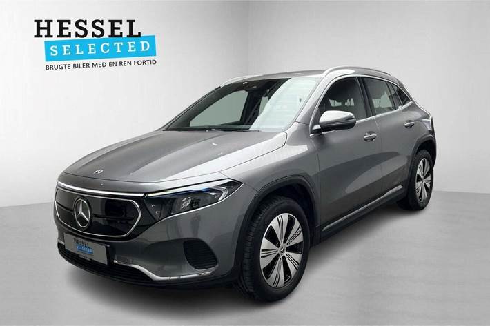Grå Mercedes EQA250+ fra 2023 set udefra