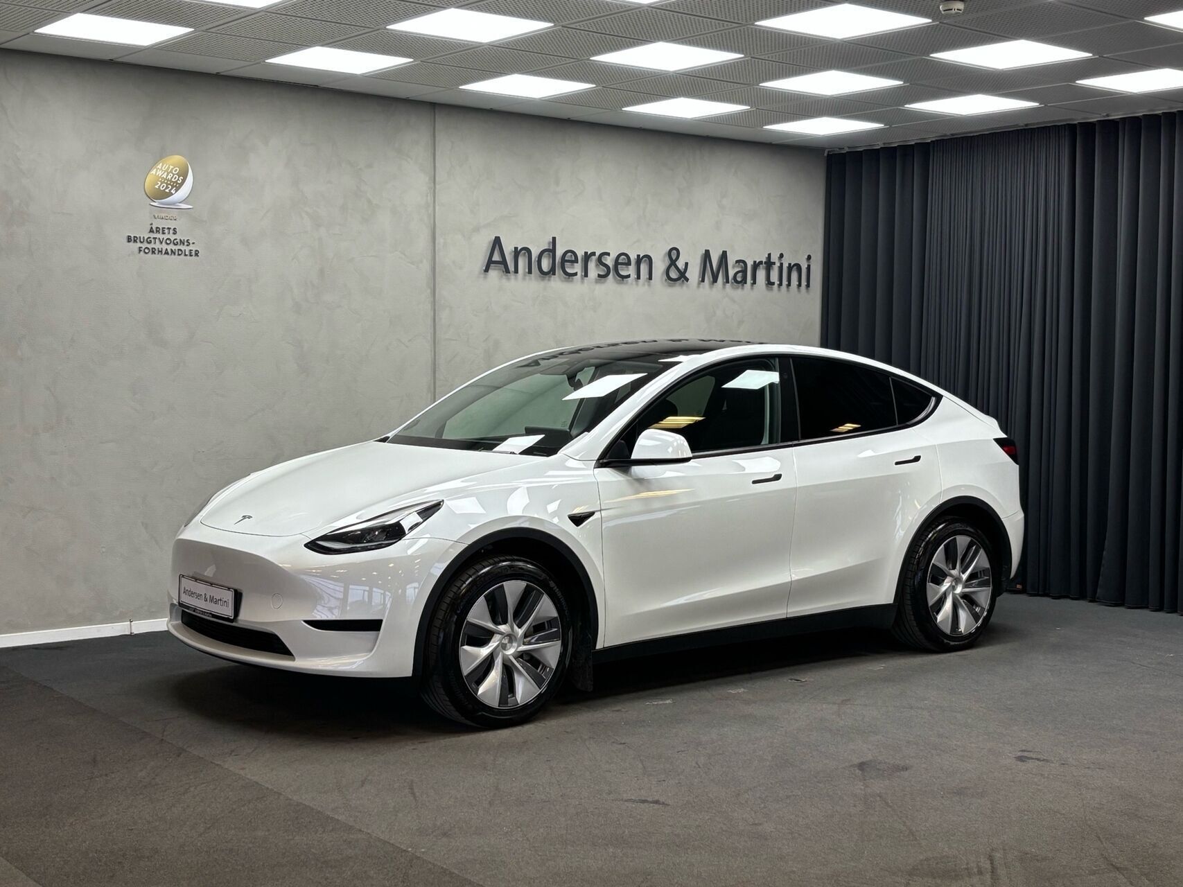 Tesla Model Y EL Long Range RWD 340HK 5d Aut.