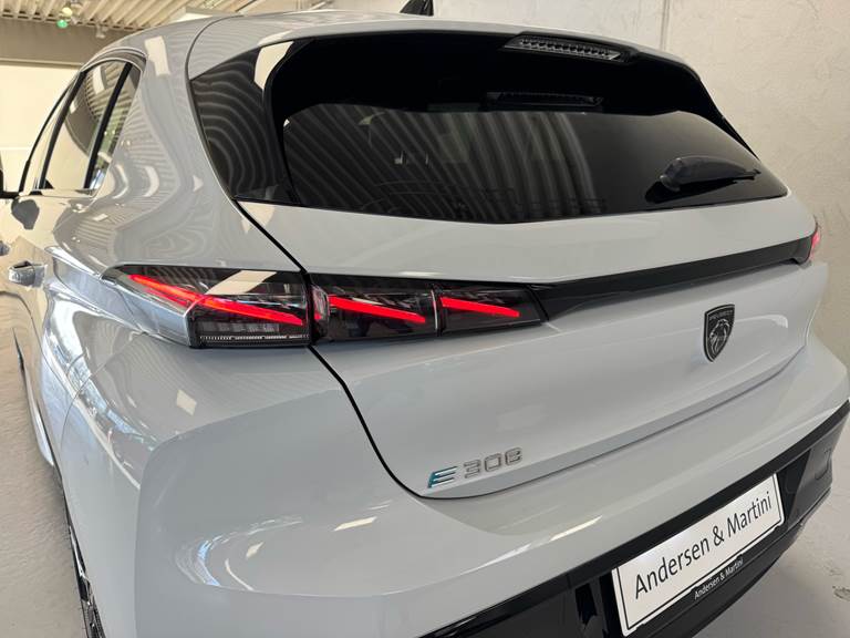 Peugeot E-308 EL First Edition 156HK 5d Aut.
