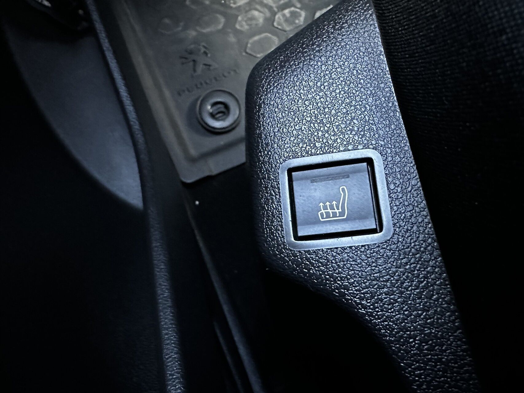 Hvid Peugeot Partner fra 2023