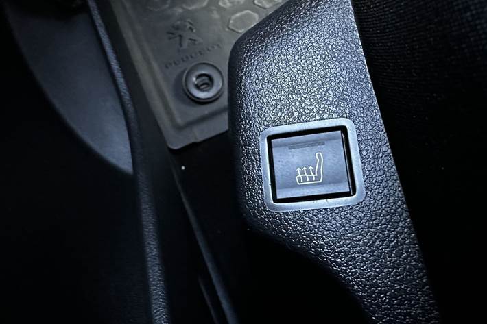 Hvid Peugeot Partner fra 2023