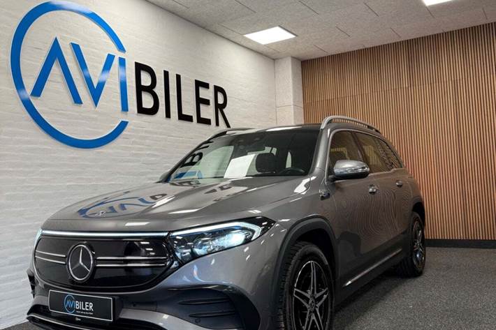 Grå Mercedes EQB300 fra 2022 set udefra
