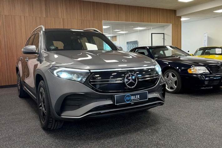 Grå Mercedes EQB300 fra 2022