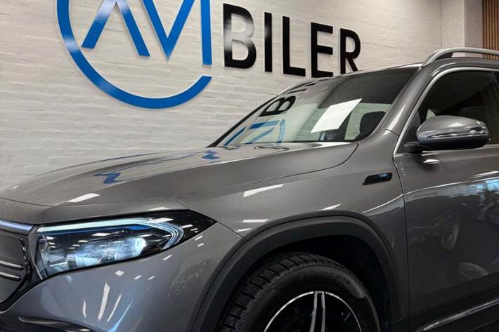 Grå Mercedes EQB300 fra 2022