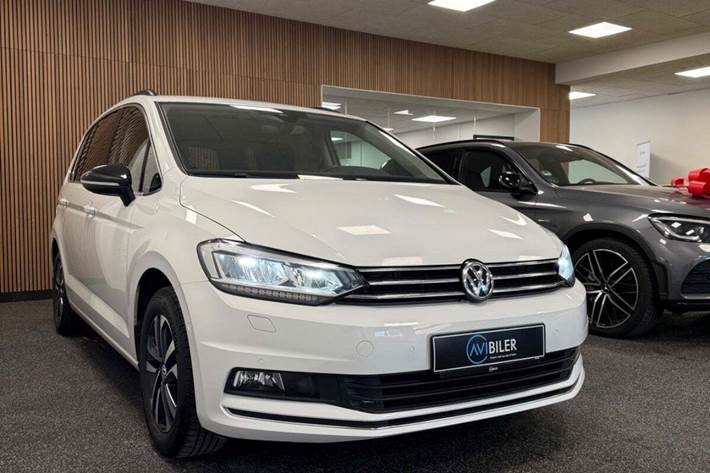 Hvid VW Touran fra 2019