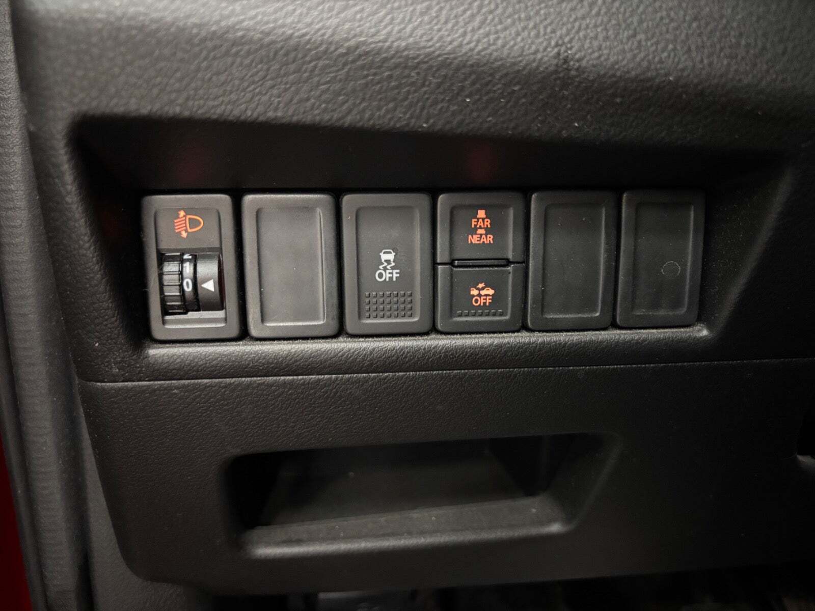 Rød Suzuki Baleno fra 2018