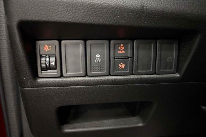 Rød Suzuki Baleno fra 2018