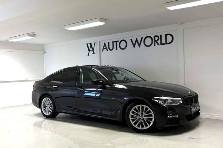 Sort BMW 530d fra 2017 set udefra