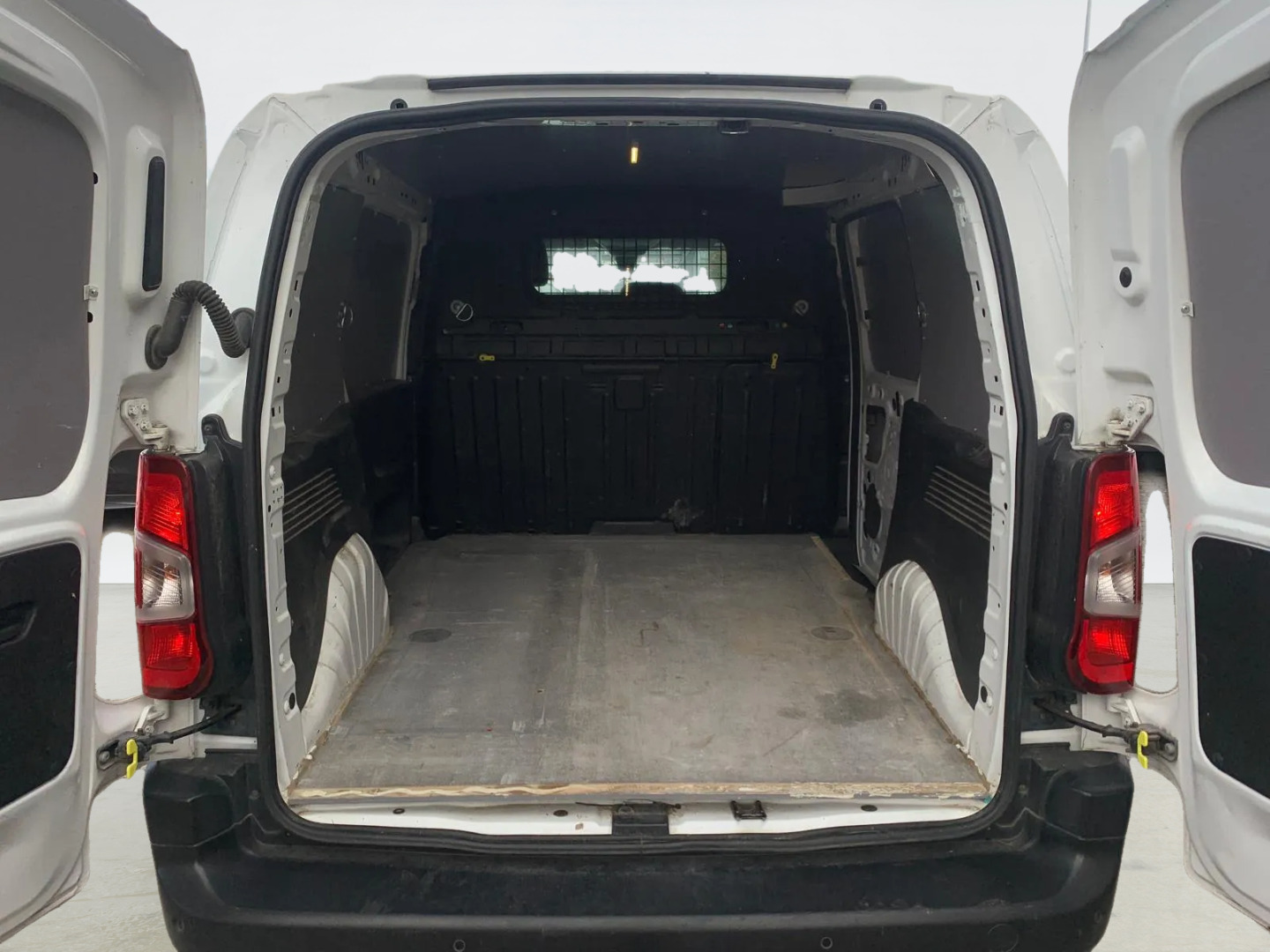 Peugeot Partner 1,5 BlueHDi 130 L1V1 Plus EAT8 Van