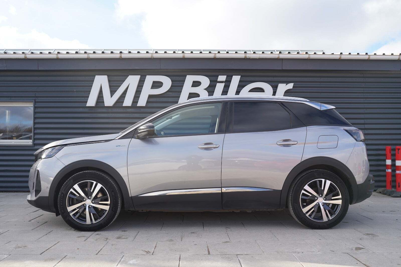 Peugeot 3008 1,6 Hybrid First Selection EAT8