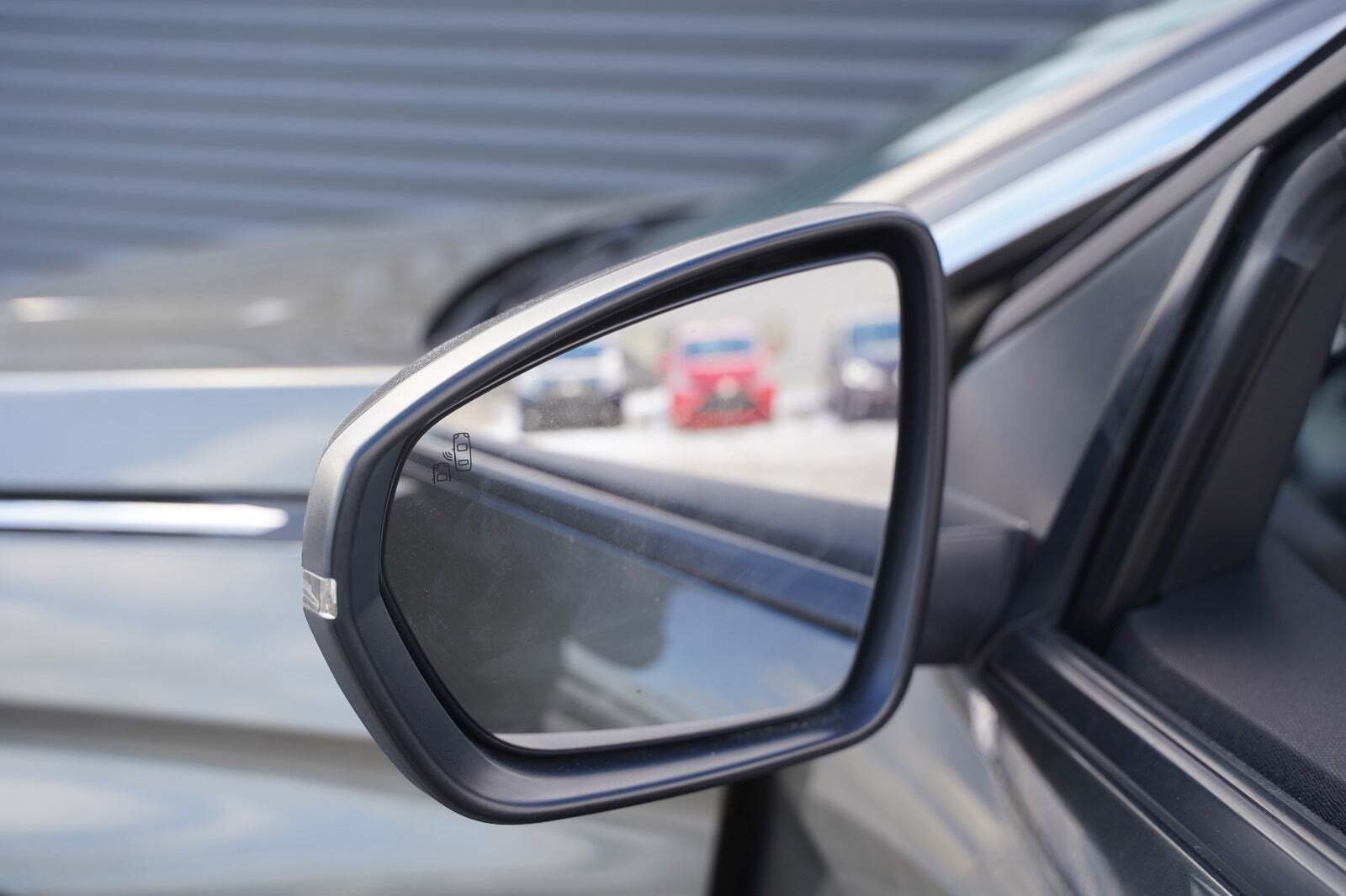 Grå Peugeot 3008 fra 2017