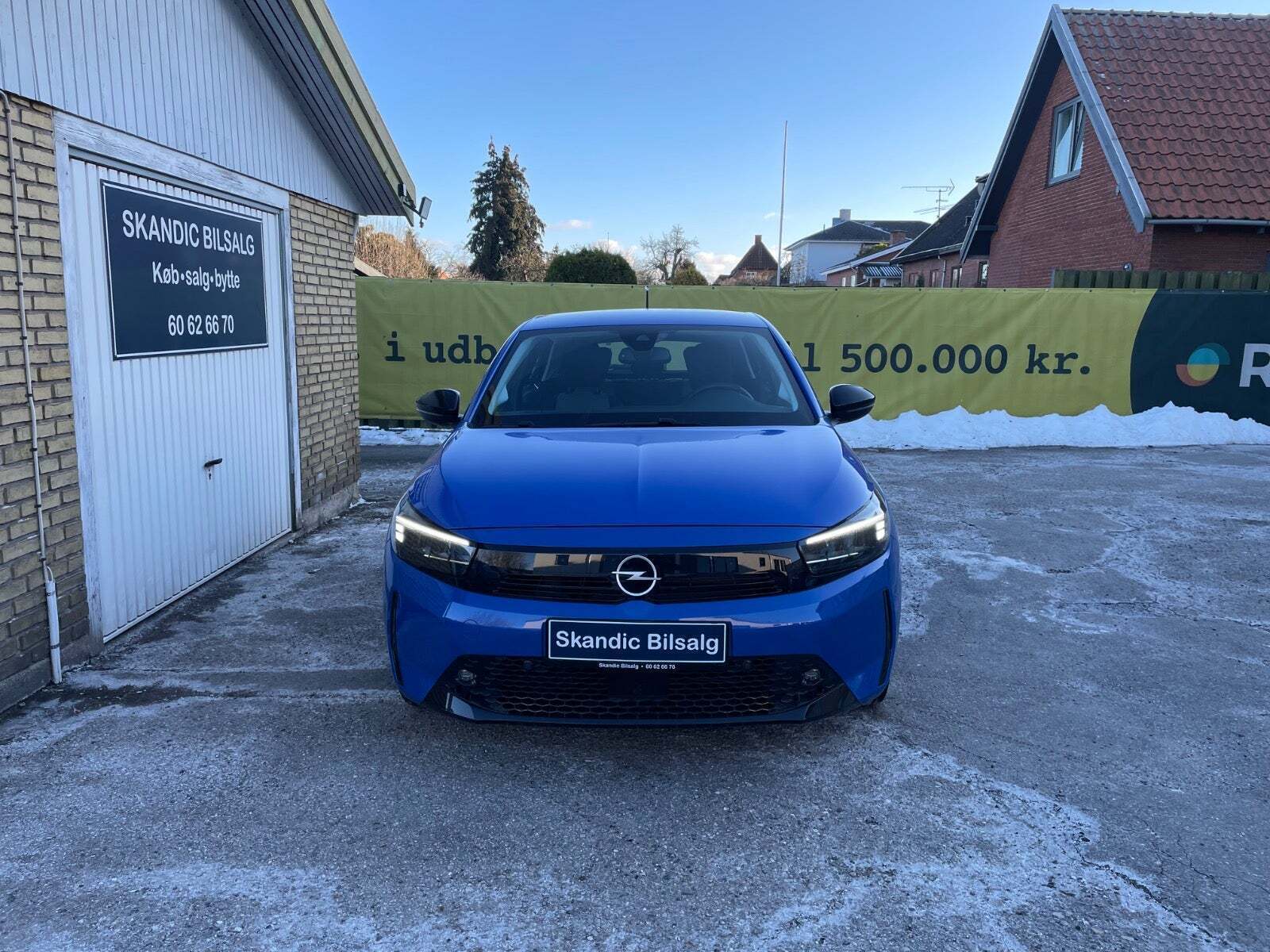 Blå Opel Corsa-e fra 2024