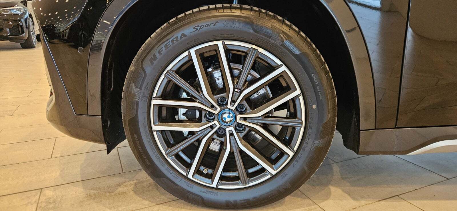 Sort BMW iX1 fra 2025