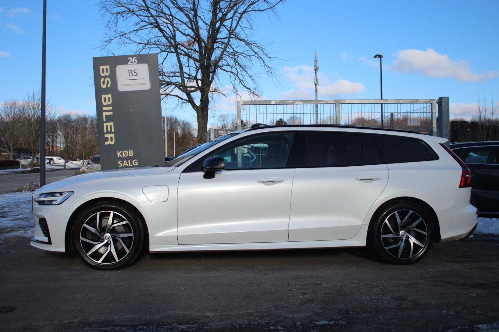 Volvo V60 2,0 T8 ReCharge R-Design aut. AWD