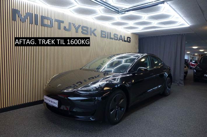 Sort Tesla Model 3 fra 2021