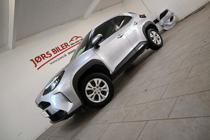 Grå Toyota Yaris Cross fra 2022 set udefra
