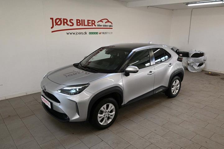 Grå Toyota Yaris Cross fra 2022