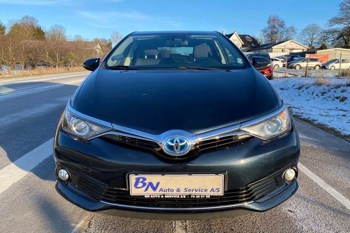 Sort Toyota Auris fra 2017