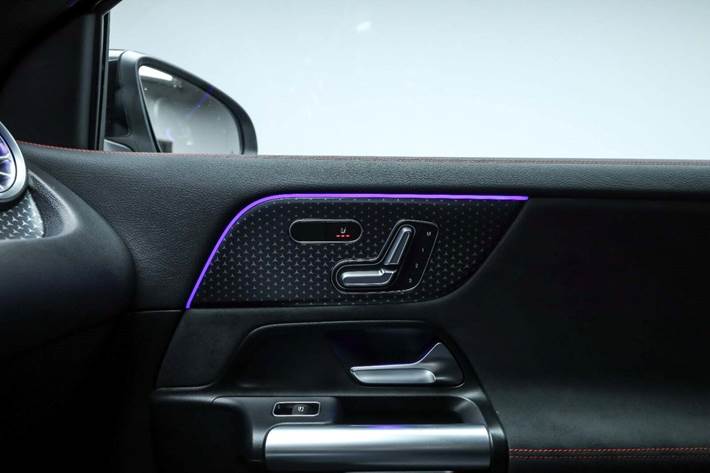 Sort Mercedes EQA250+ fra 2025