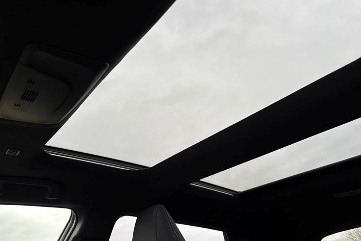 Sølv Toyota BZ4X fra 2023