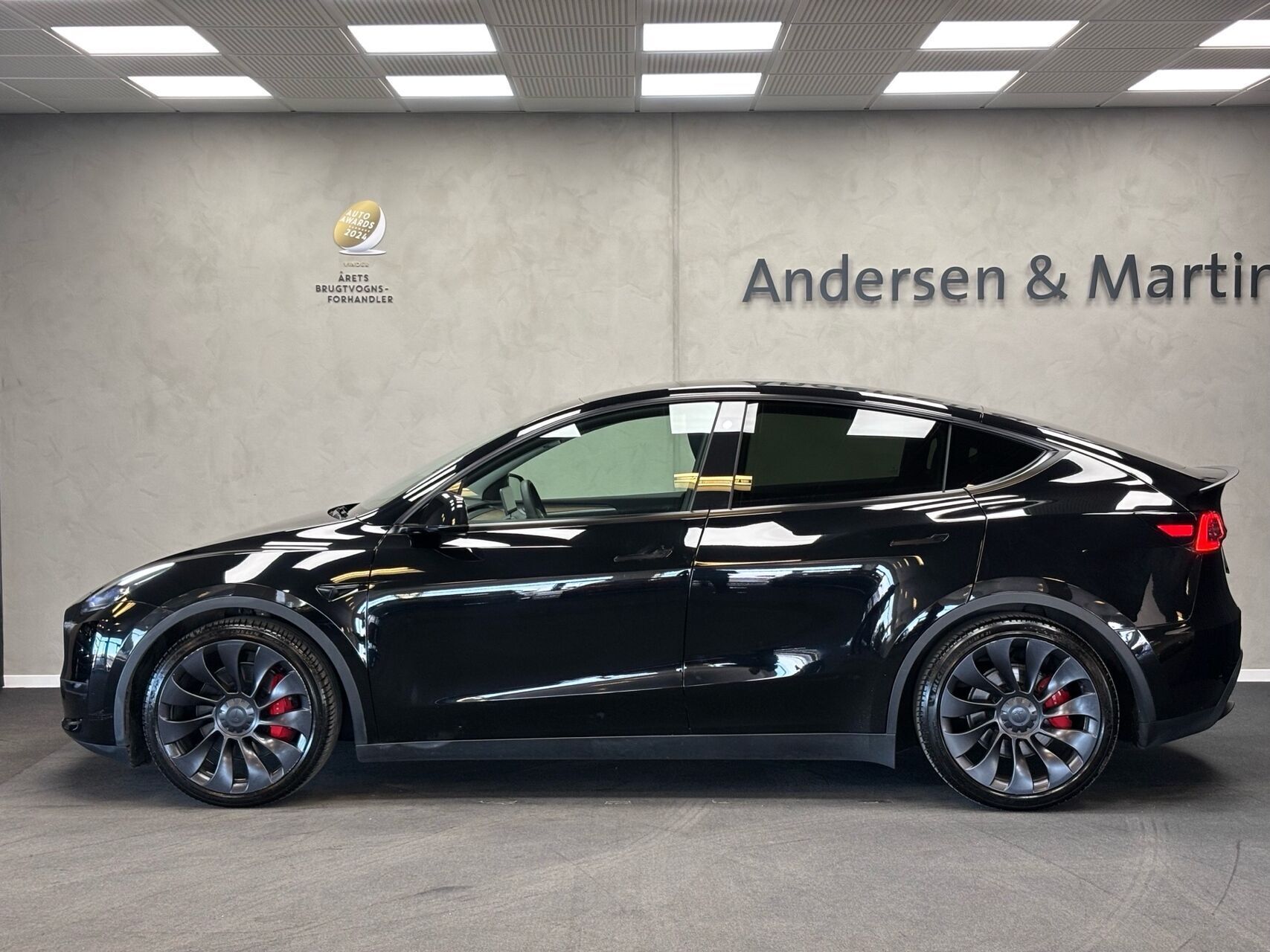 Tesla Model Y EL Performance AWD 534HK 5d Aut.