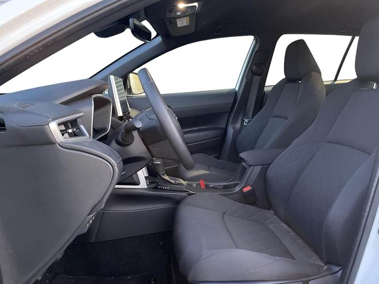 Toyota Corolla Cross 2,0 Hybrid Active E-CVT 197HK 5d Aut.