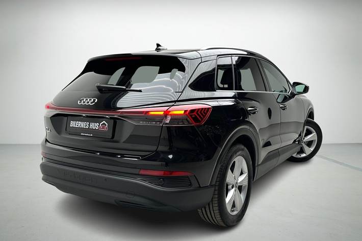 Sort Audi Q4 fra 2024