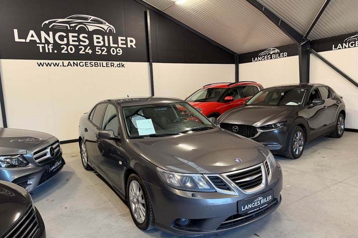 Grå Saab 9-3 fra 2008