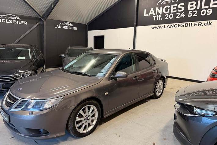 Grå Saab 9-3 fra 2008