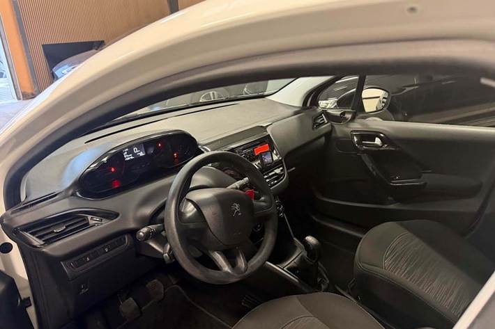 Hvid Peugeot 208 fra 2014